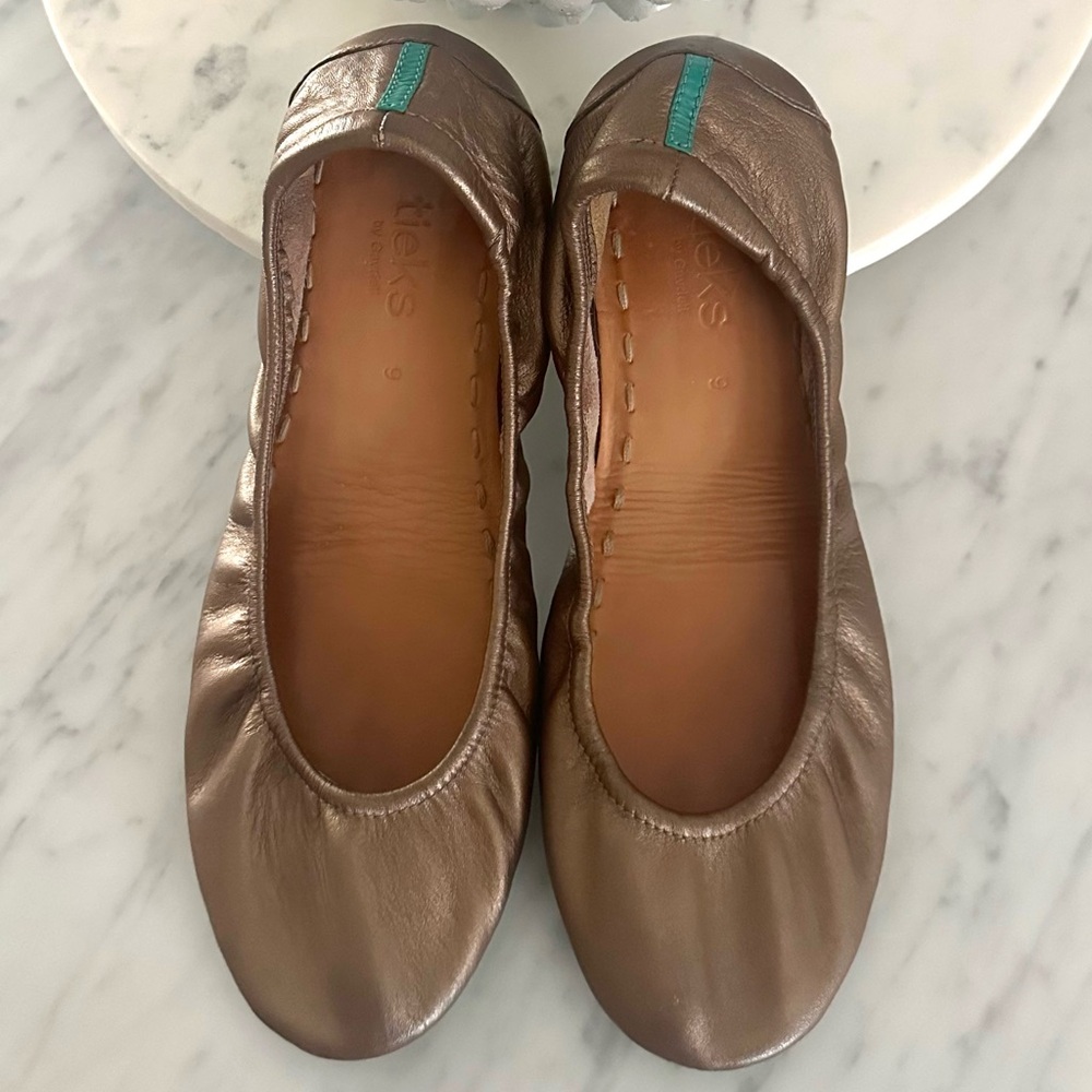 🤎 Tieks Metallic Bronze size 9 Leather Flats W/pouch 🤎